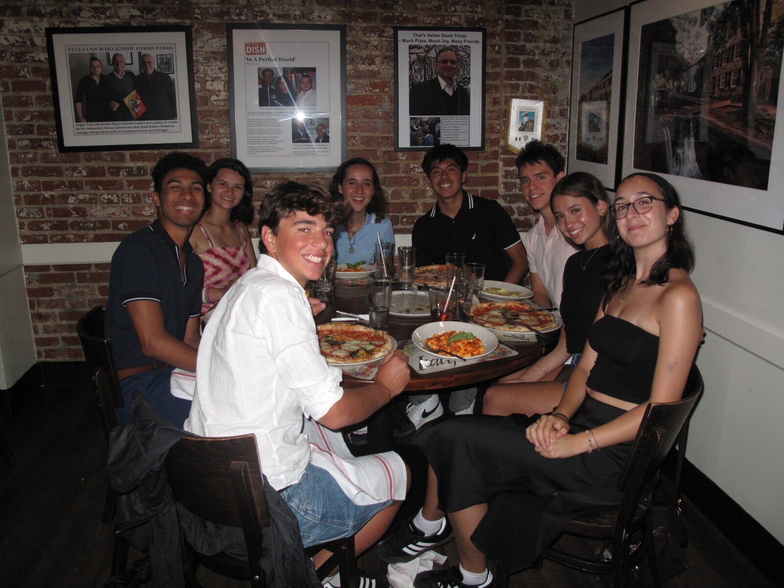 Students eating pizza