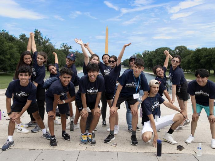 Group in front of the Washington Memorial