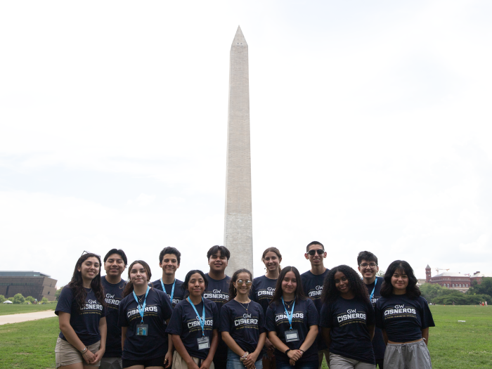 Group of students standing in front of Washington Monument